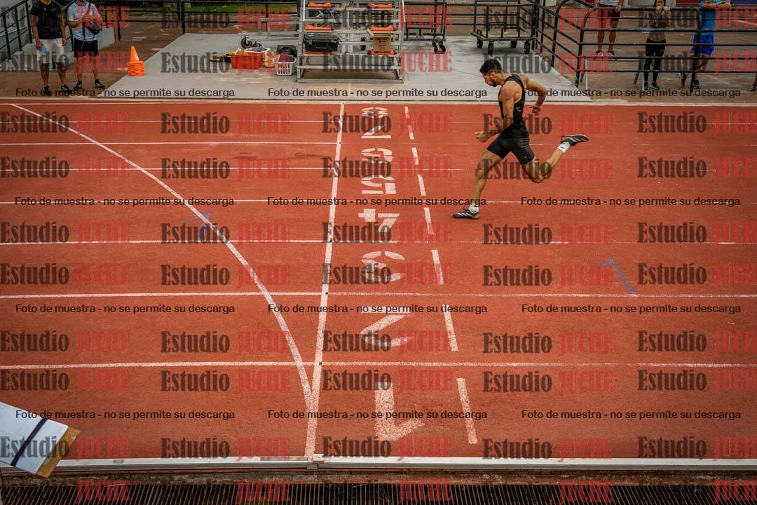 Fotos de los 400 m con vallas de varones