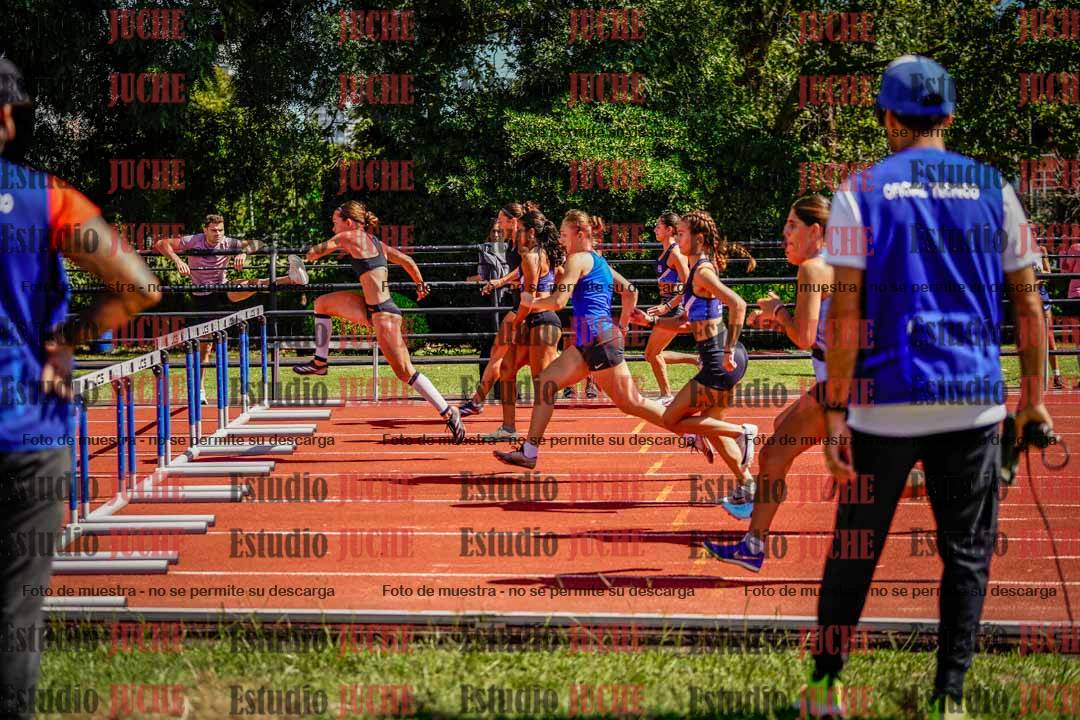 Fotos de los 100 m con vallas de mujeres
