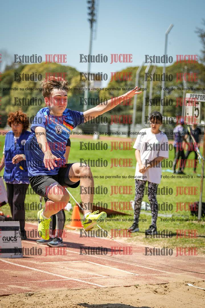Fotos del salto en largo de varones - (incluye octatlón)