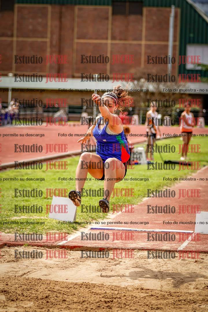 Fotos del salto en largo de mujeres