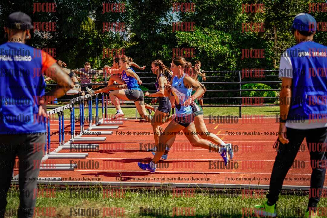 Fotos de los 100 m con vallas de mujeres