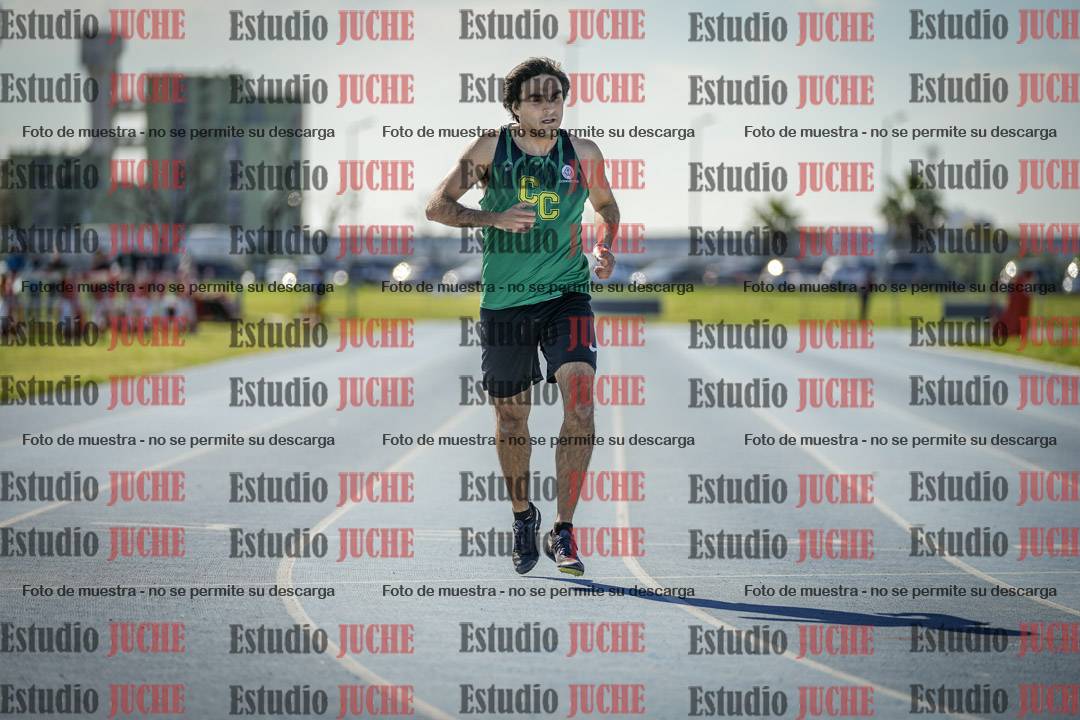 Fotos de los 400 m llanos de varones