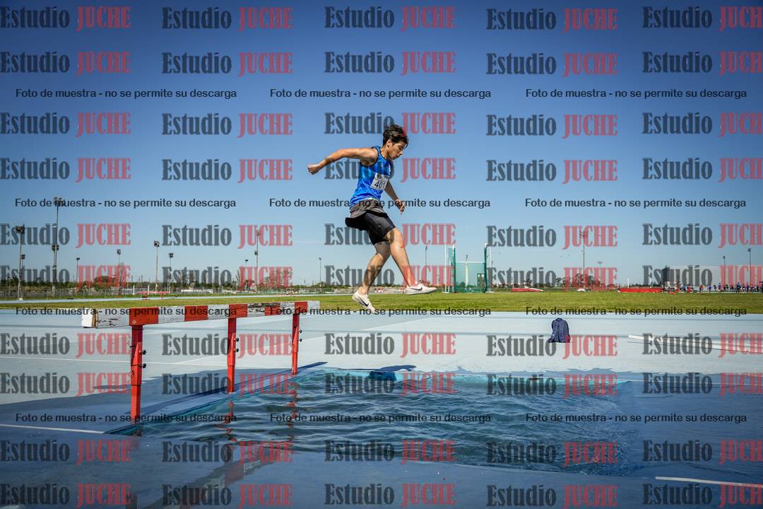 Fotos de los 2000 m con obstáculos de varones