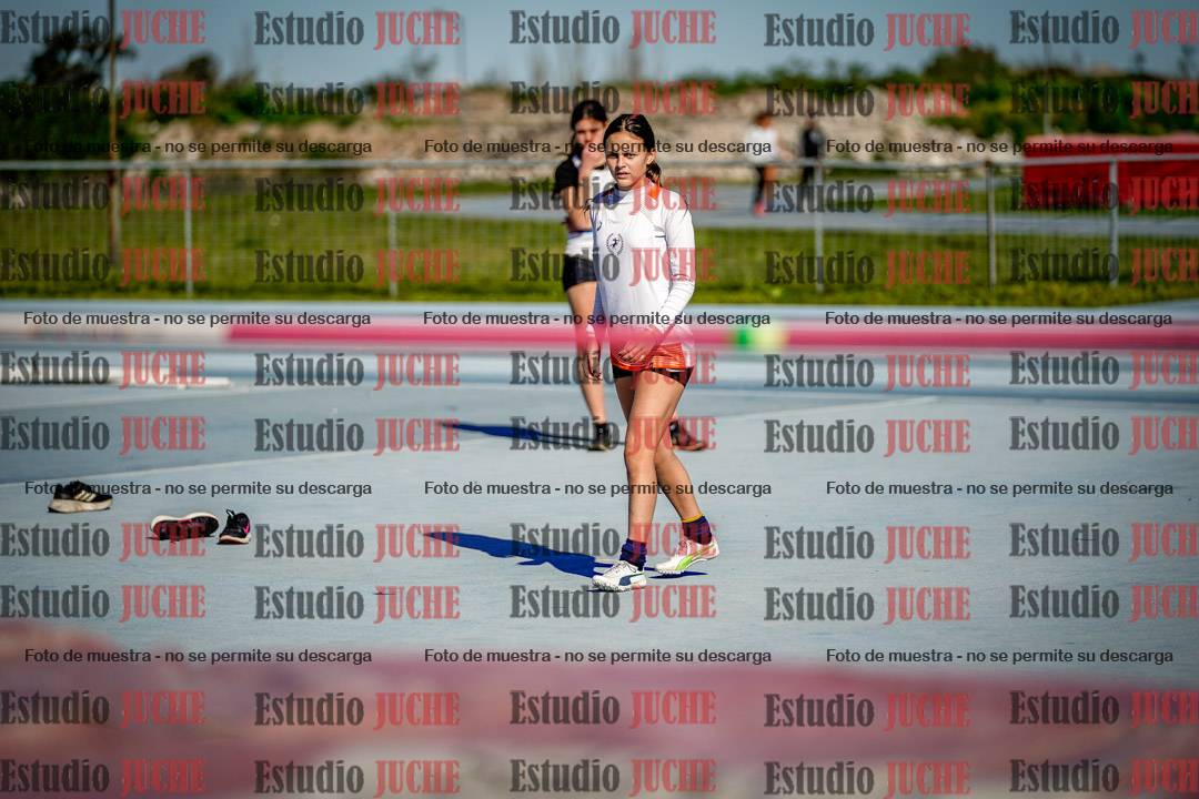 Fotos del salto en alto de mujeres y varones - U15
