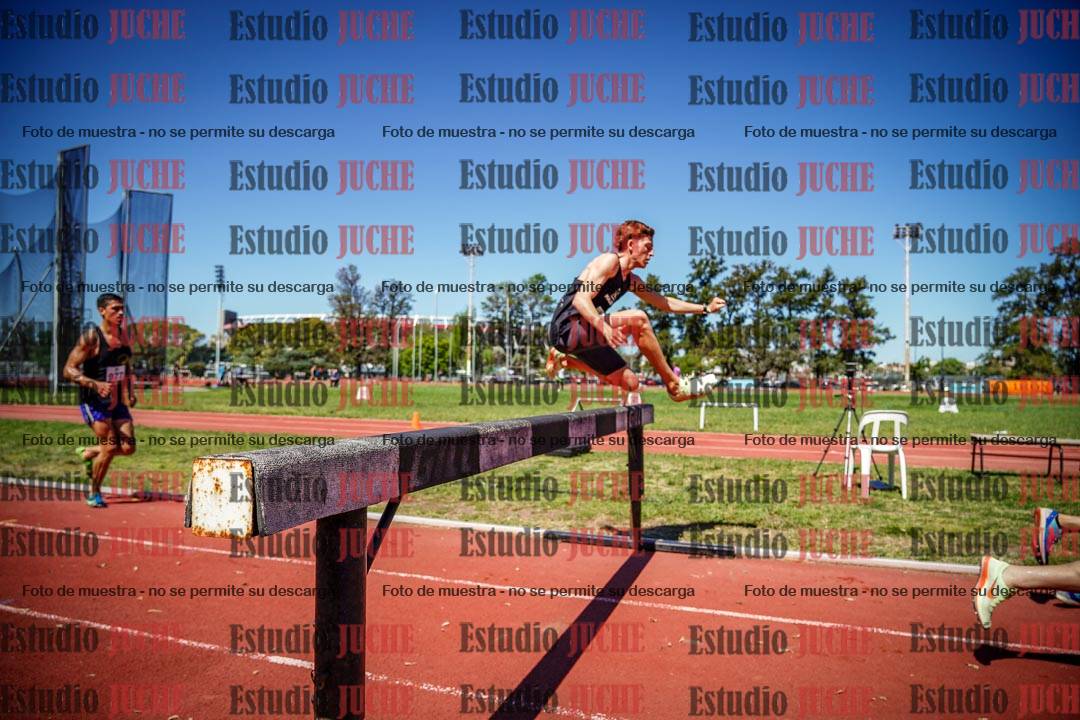 Fotos de los 3000 m con obstáculos de varones