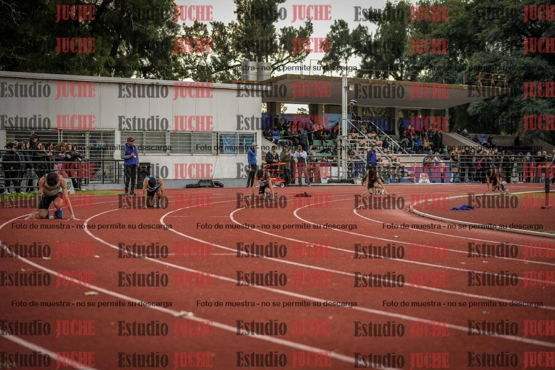 Fotos de los 400 m llanos de varones