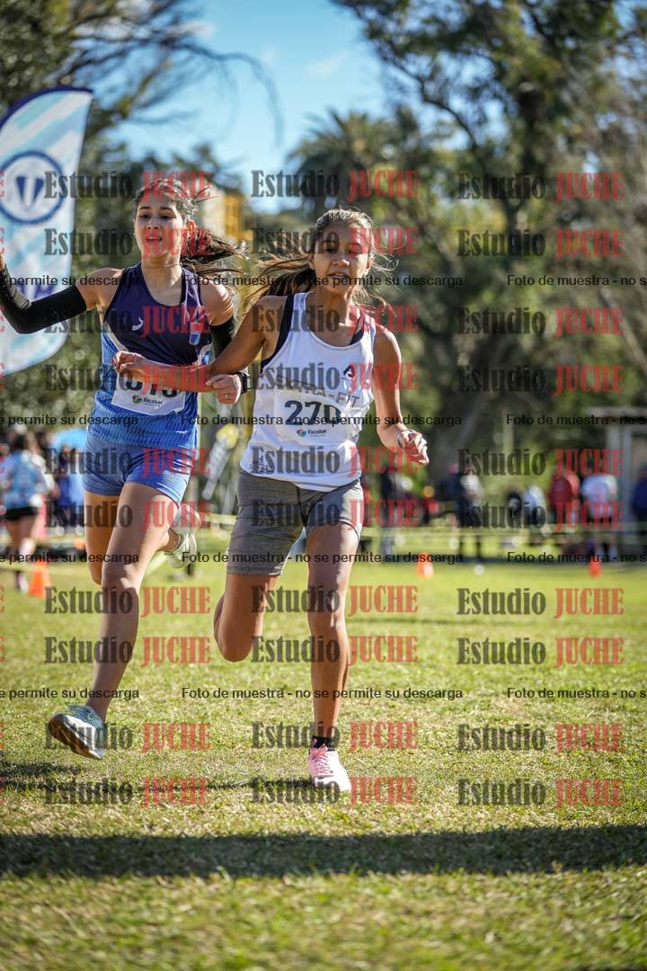 Fotos de la llegada del cross de 2000 m