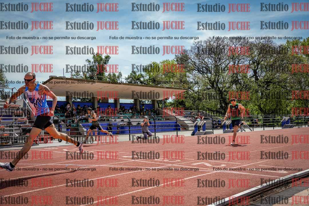 Fotos de los 400 m llanos de varones