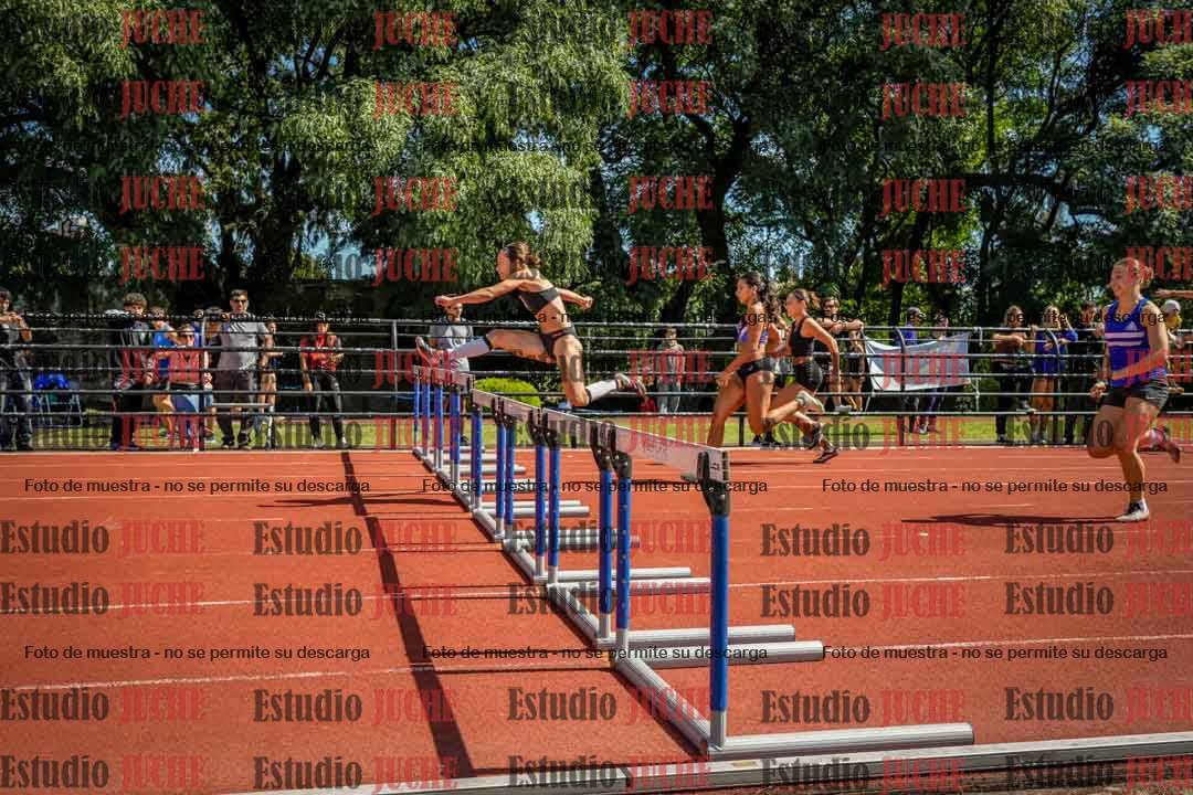 Fotos de los 100 m con vallas de mujeres