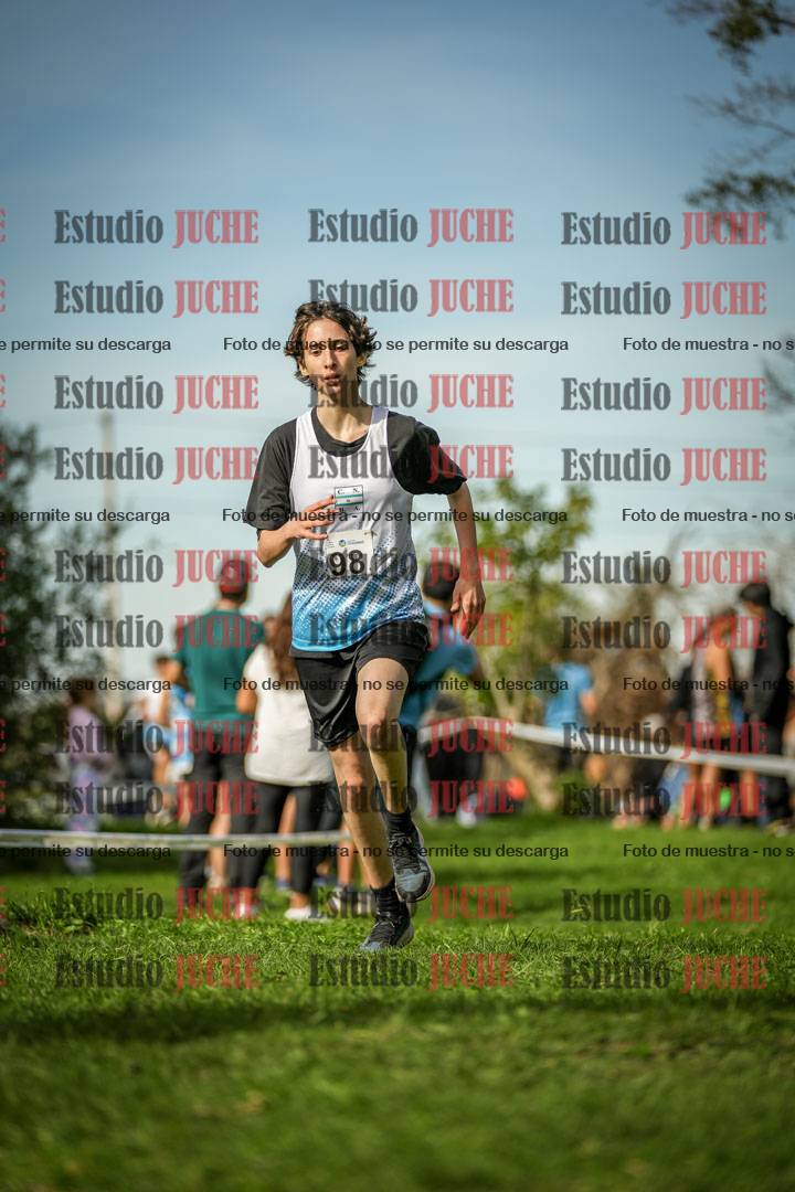 Fotos de la llegada del cross de 2000 m
