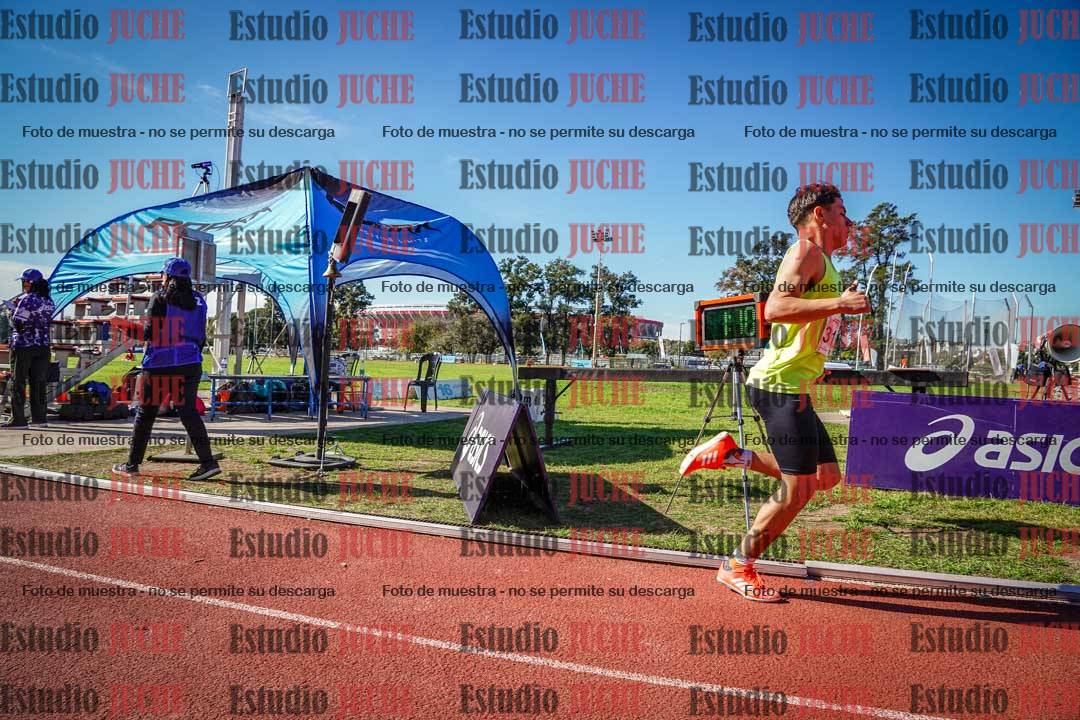 Fotos de los 800 m llanos de varones