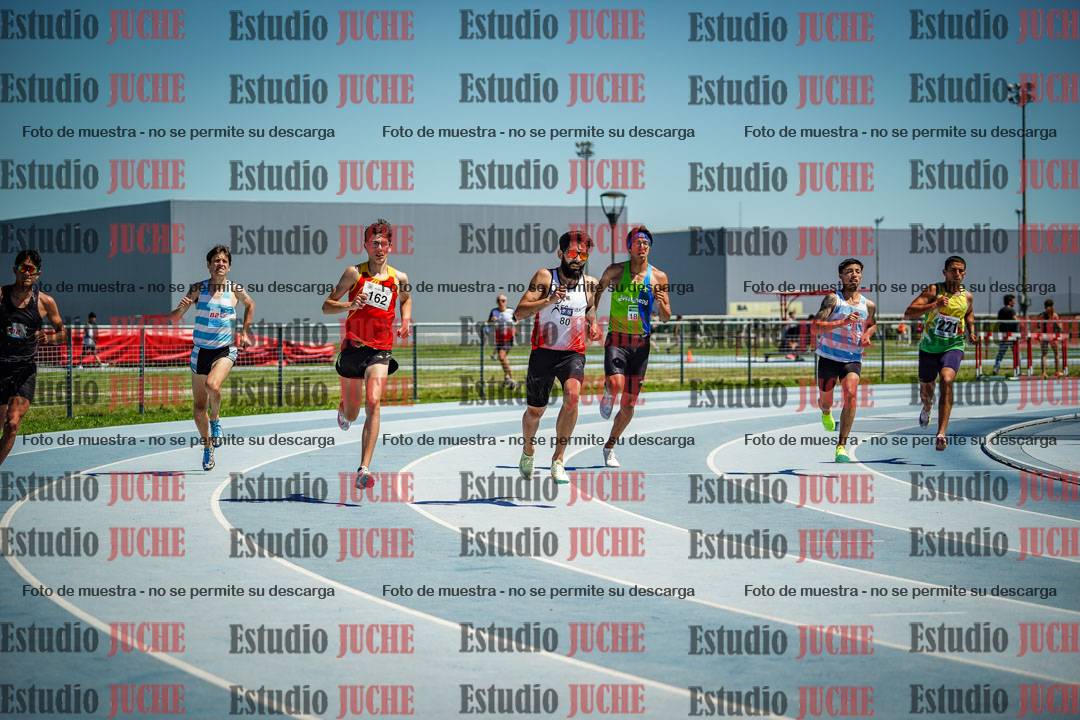 Fotos de los 800 m llanos de varones