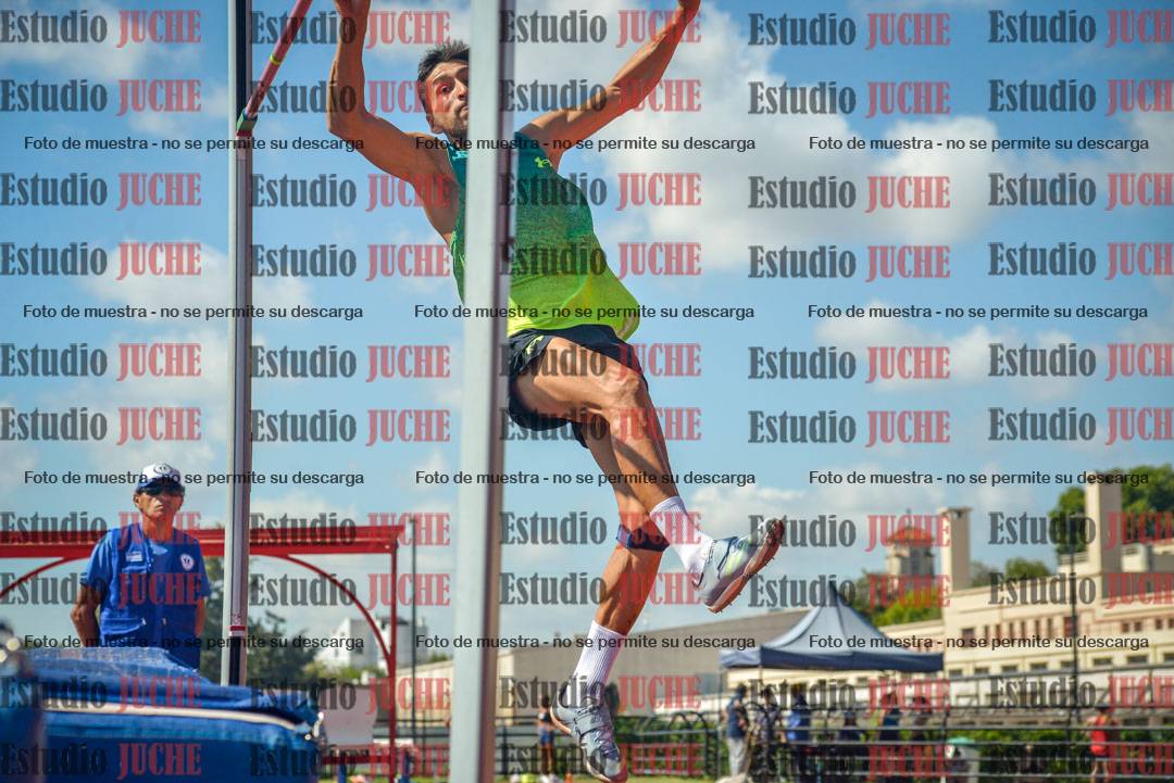 Fotos del salto en alto de varones