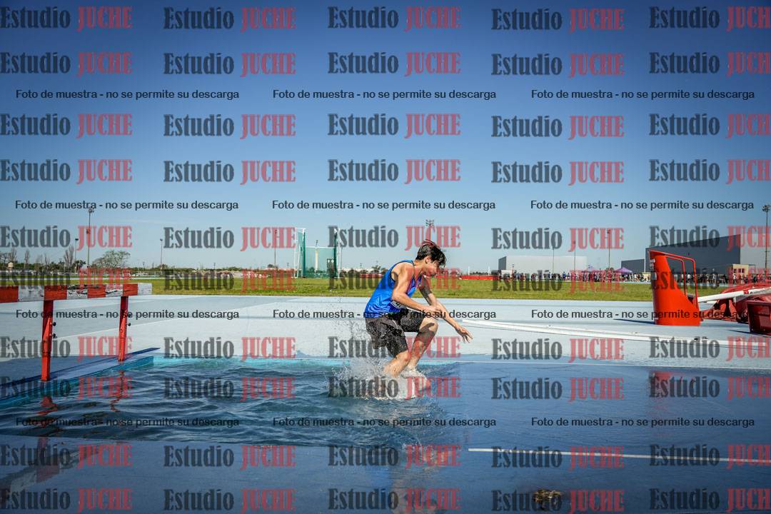 Fotos de los 2000 m con obstáculos de varones