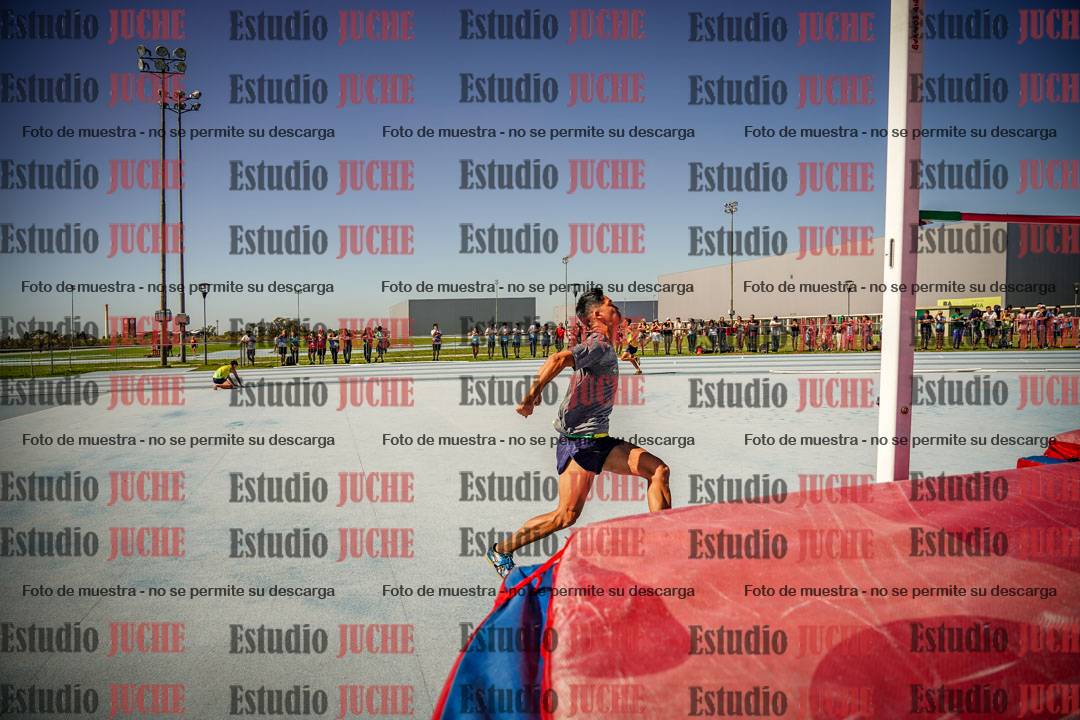 Fotos del salto en alto de varones LIBRE - FINAL