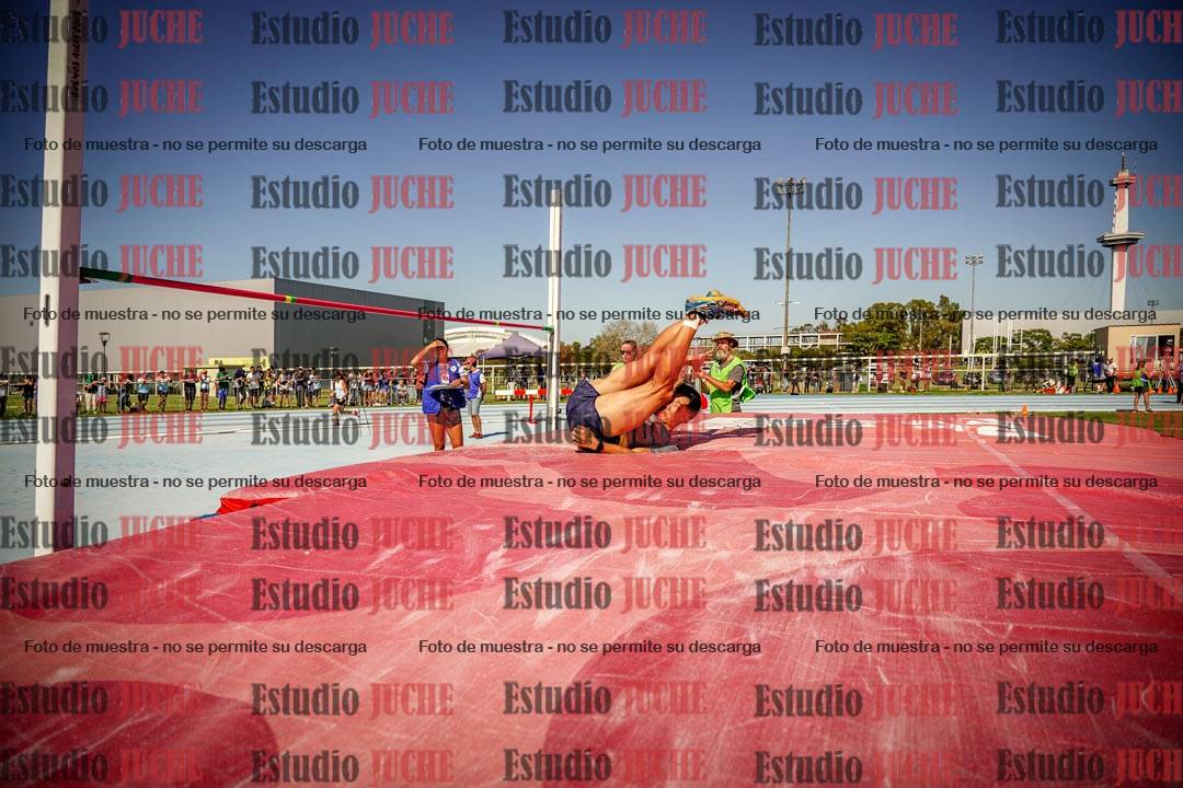 Fotos del salto en alto de varones LIBRE - FINAL