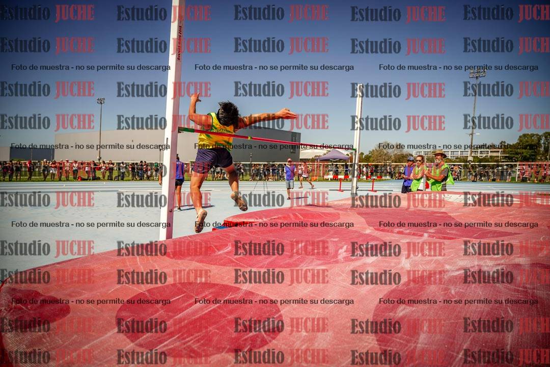 Fotos del salto en alto de varones LIBRE - FINAL