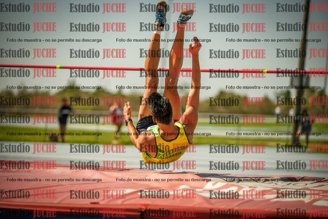 Fotos del salto en alto de varones LIBRE - FINAL
