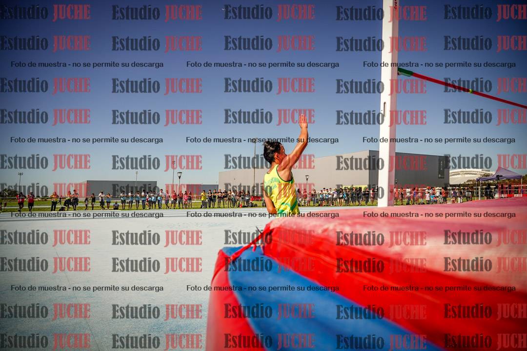 Fotos del salto en alto de varones LIBRE - FINAL