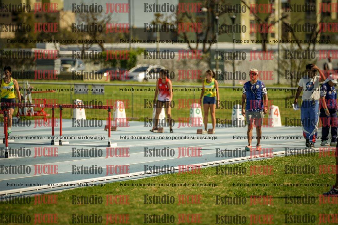 Fotos de los 100mts con vallas de mujeres - heptatlón 1