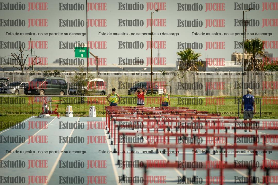 Fotos de los 100mts con vallas de mujeres - heptatlón 1