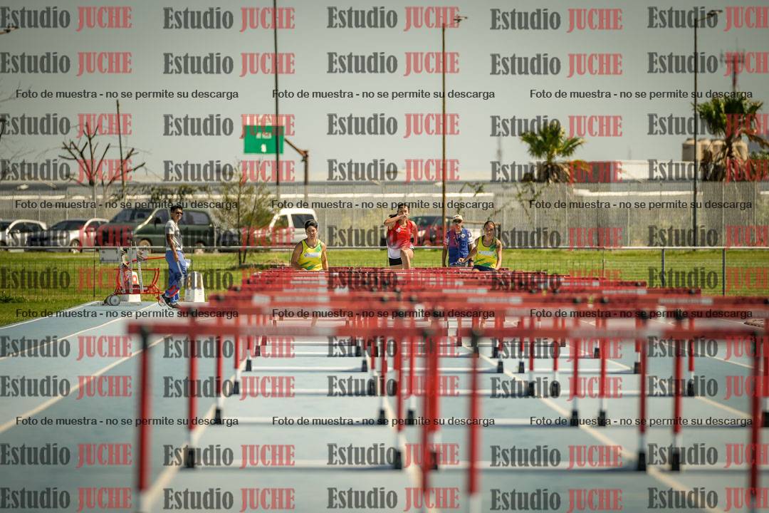 Fotos de los 100mts con vallas de mujeres - heptatlón 1