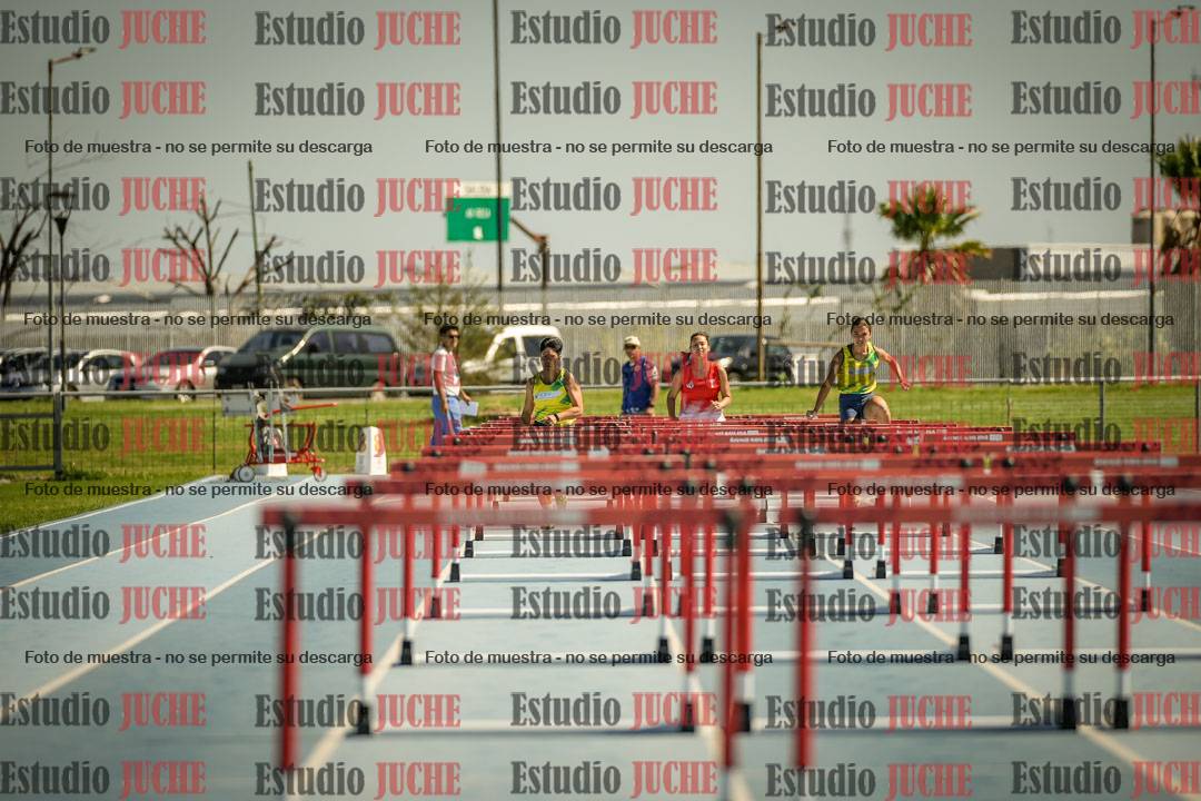 Fotos de los 100mts con vallas de mujeres - heptatlón 1