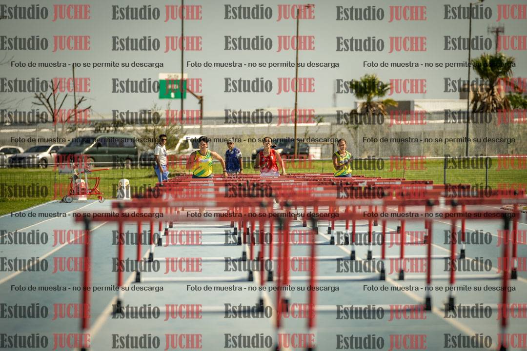 Fotos de los 100mts con vallas de mujeres - heptatlón 1