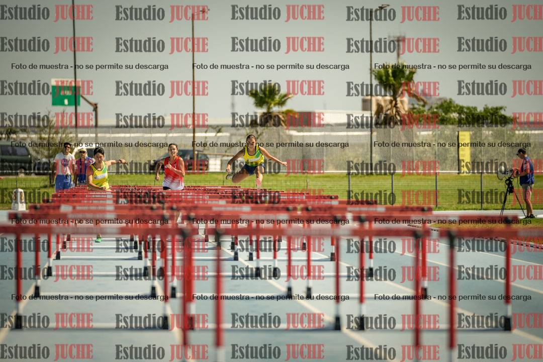 Fotos de los 100mts con vallas de mujeres - heptatlón 1