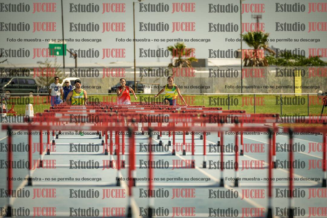 Fotos de los 100mts con vallas de mujeres - heptatlón 1
