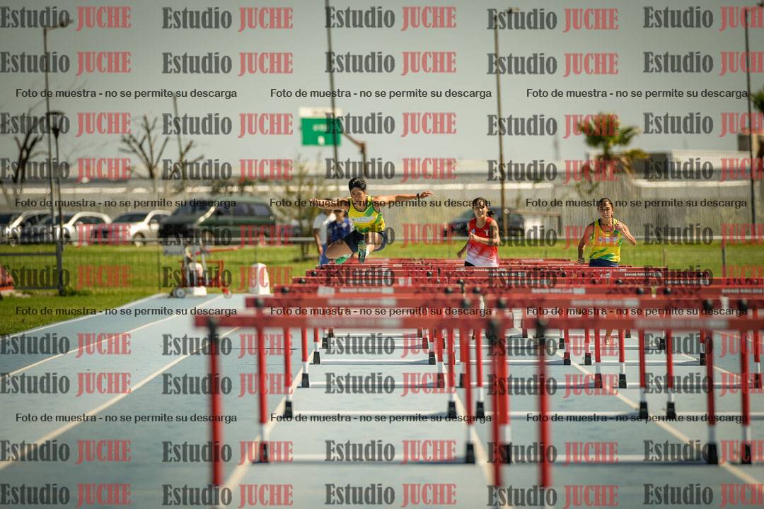 Fotos de los 100mts con vallas de mujeres - heptatlón 1