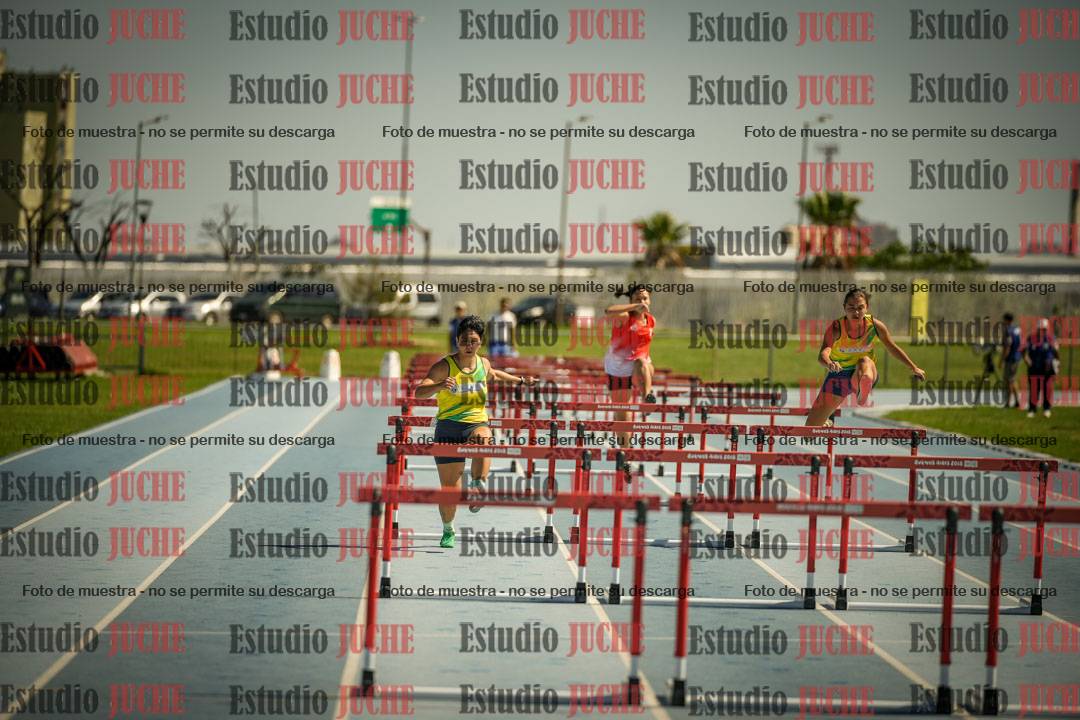 Fotos de los 100mts con vallas de mujeres - heptatlón 1