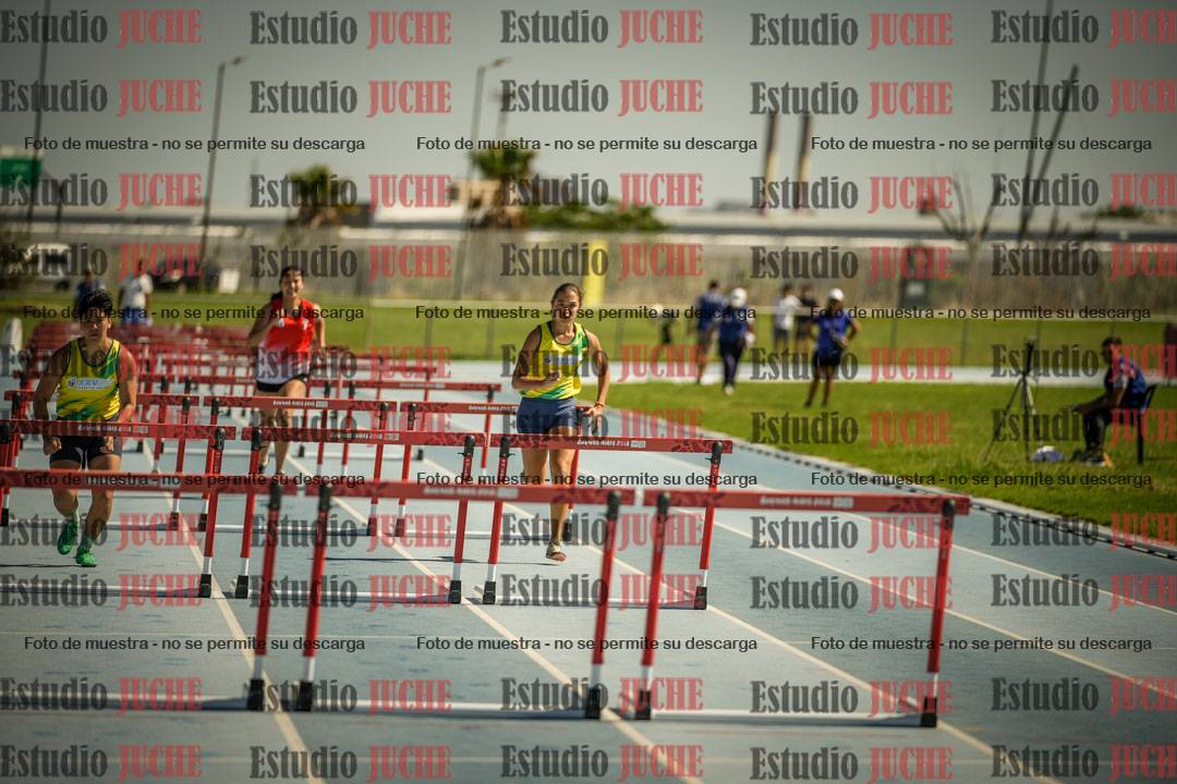 Fotos de los 100mts con vallas de mujeres - heptatlón 1