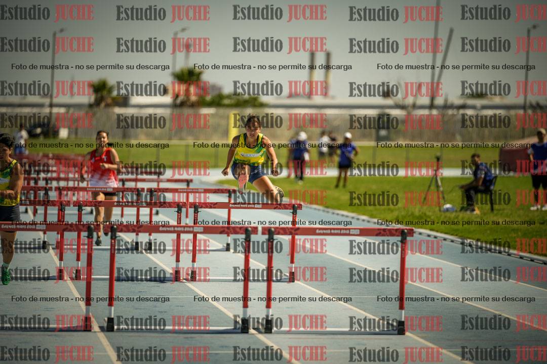 Fotos de los 100mts con vallas de mujeres - heptatlón 1