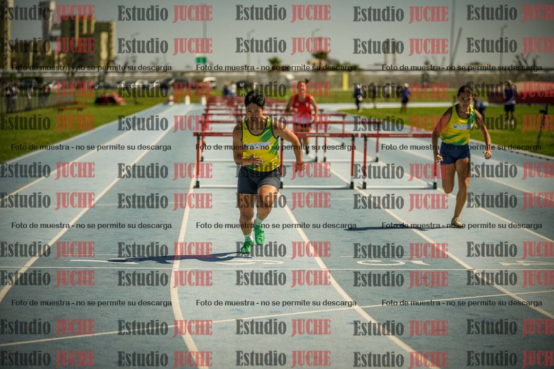 Fotos de los 100mts con vallas de mujeres - heptatlón 1