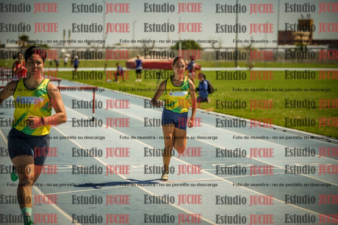 Fotos de los 100mts con vallas de mujeres - heptatlón 1