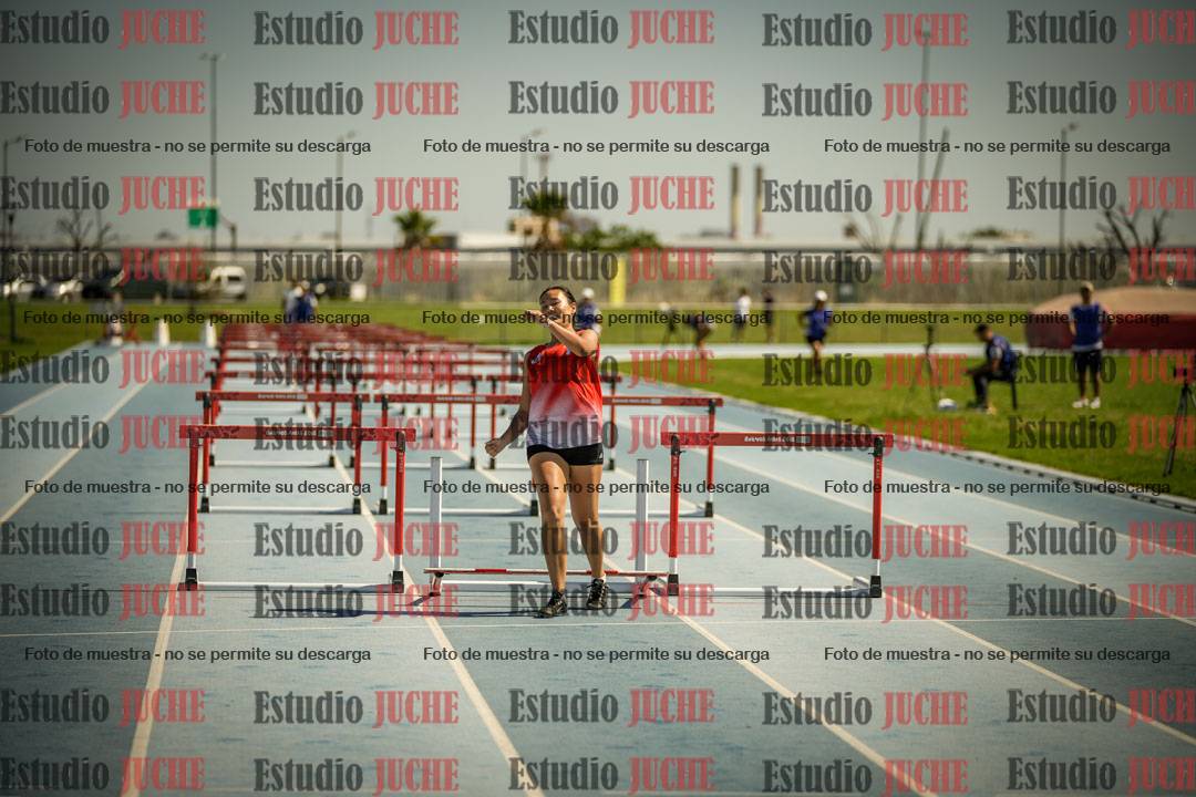 Fotos de los 100mts con vallas de mujeres - heptatlón 1