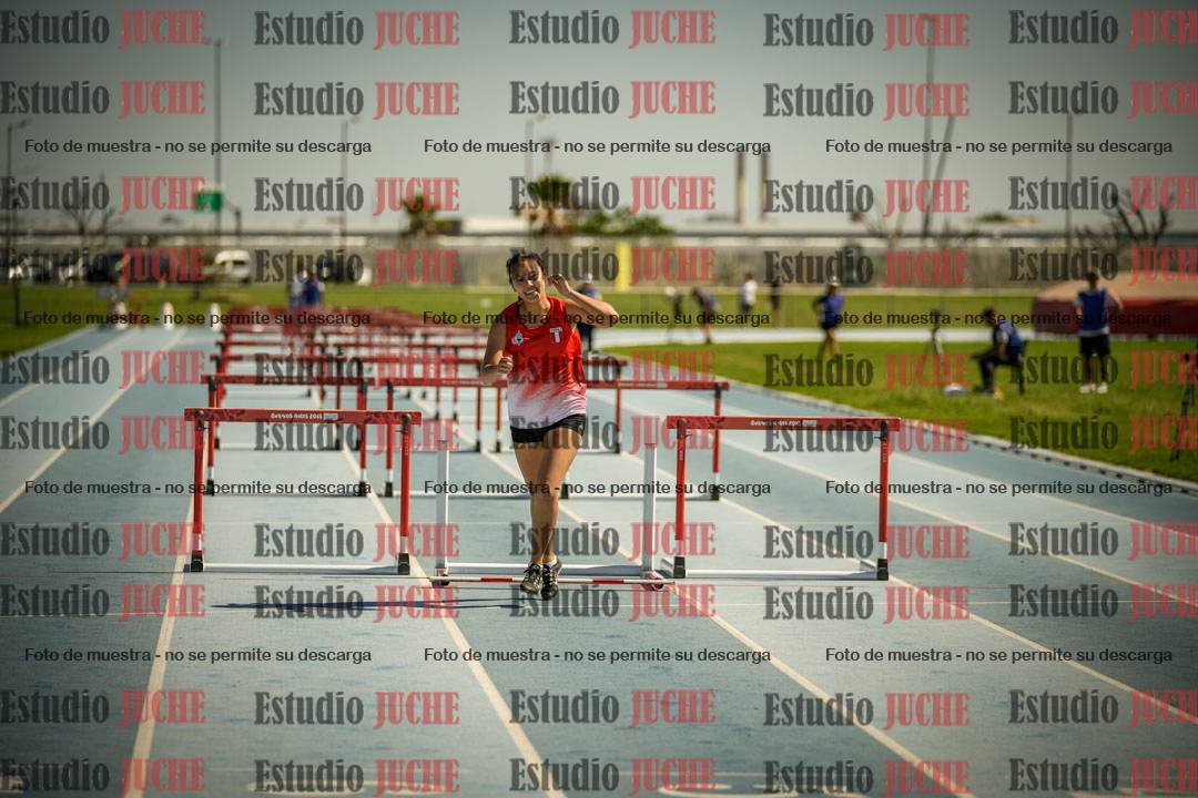 Fotos de los 100mts con vallas de mujeres - heptatlón 1