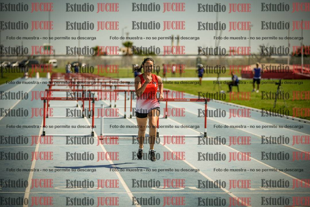 Fotos de los 100mts con vallas de mujeres - heptatlón 1