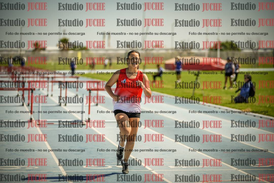 Fotos de los 100mts con vallas de mujeres - heptatlón 1