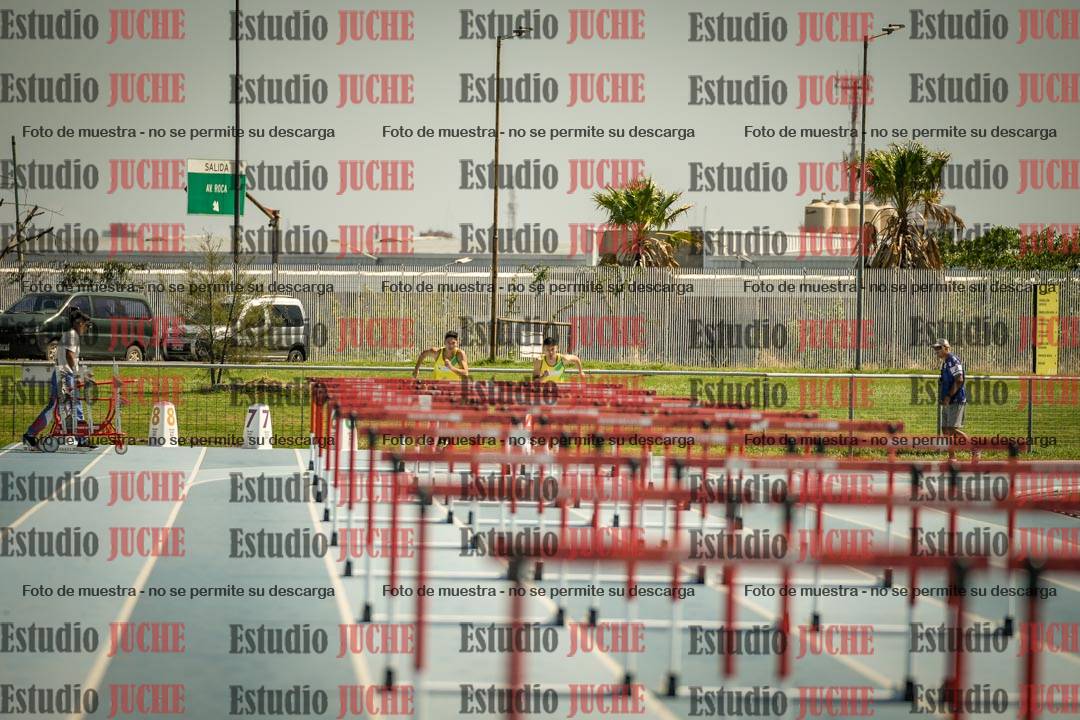 Fotos de los 110mts con vallas de varones LIBRE - FINAL