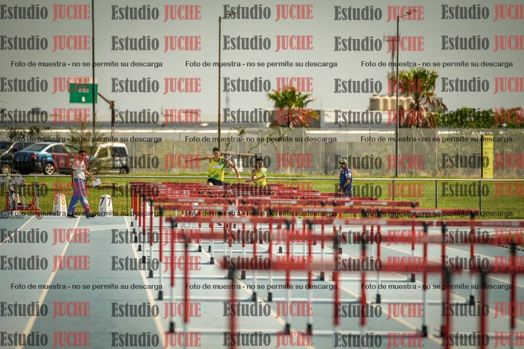 Fotos de los 110mts con vallas de varones LIBRE - FINAL