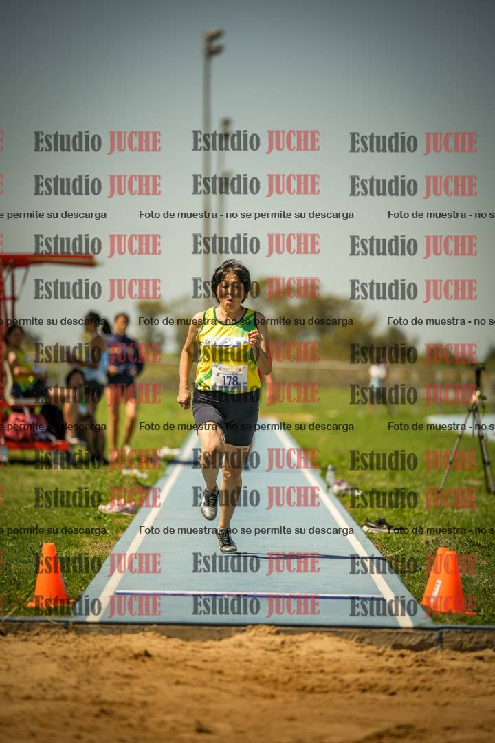 Fotos del salto en largo de mujeres LIBRE/MASTER - FINAL