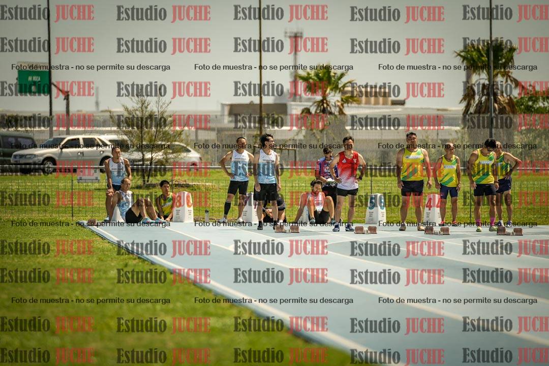 Fotos de los 100mts llanos de varones MASTER - FINAL (1 y 2)