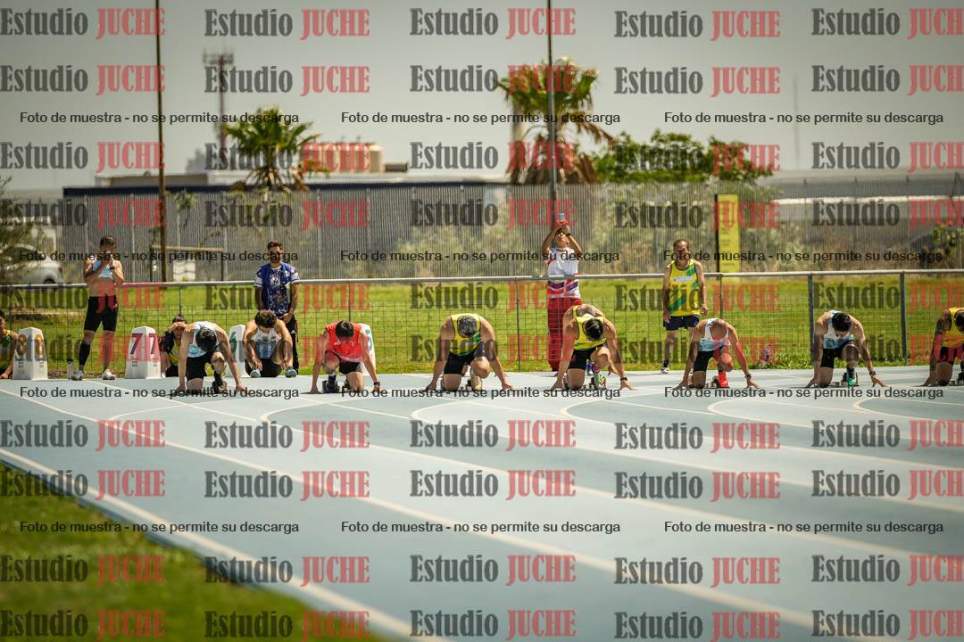 Fotos de los 100mts llanos de varones MASTER - FINAL (1 y 2)