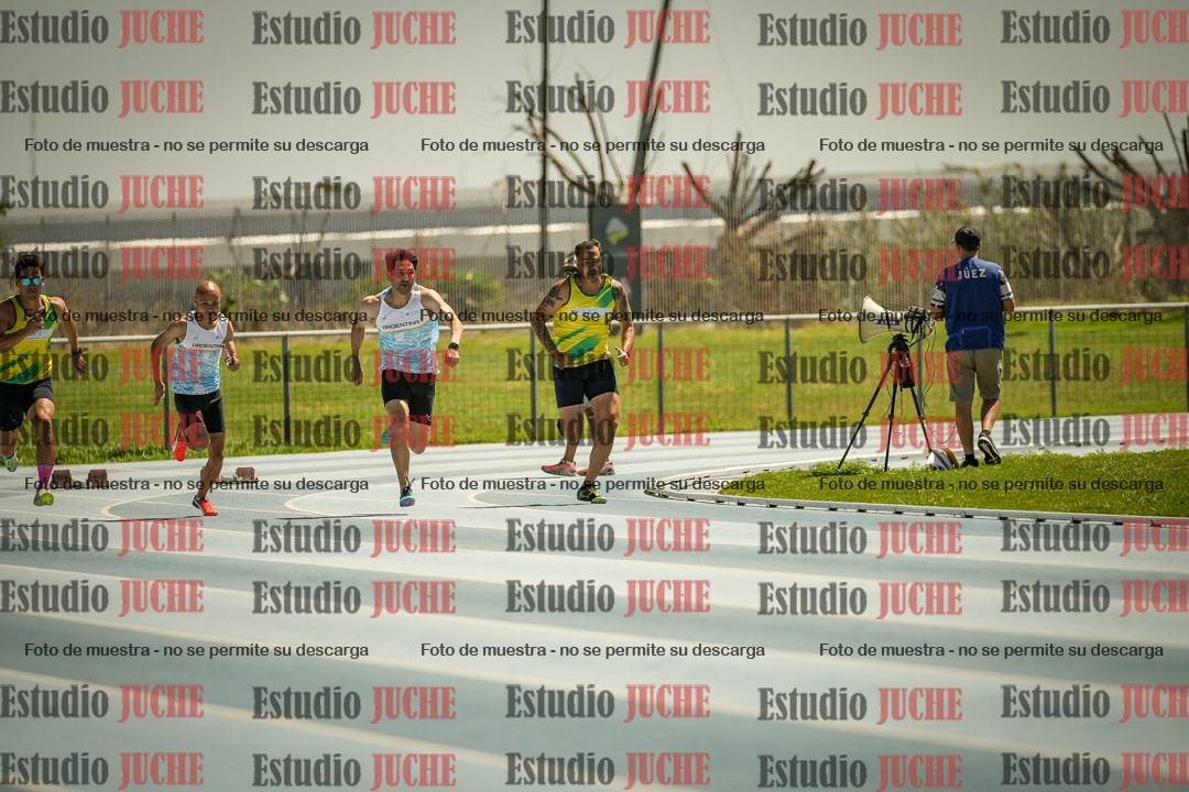 Fotos de los 100mts llanos de varones MASTER - FINAL (1 y 2)