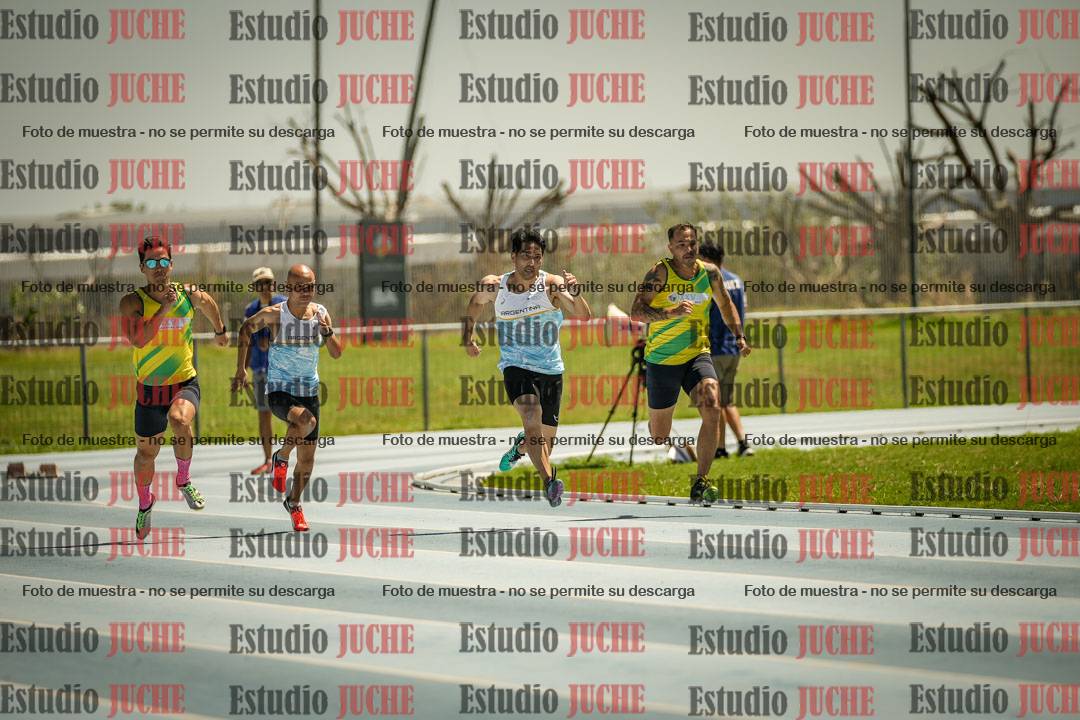 Fotos de los 100mts llanos de varones MASTER - FINAL (1 y 2)