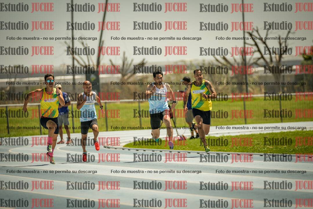 Fotos de los 100mts llanos de varones MASTER - FINAL (1 y 2)