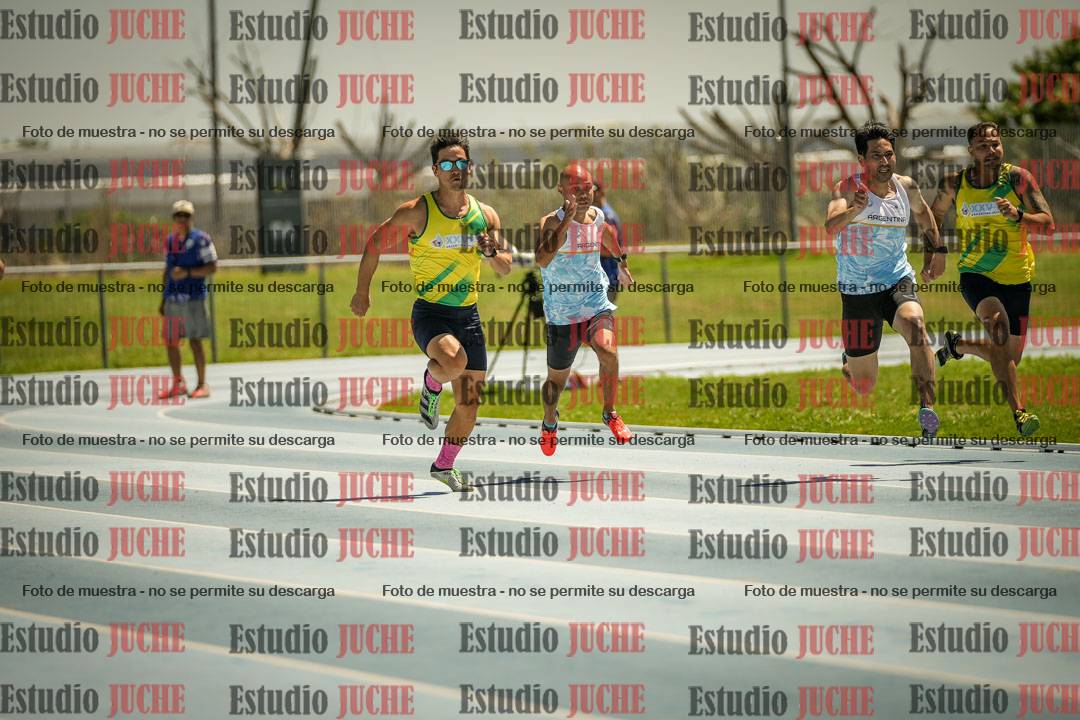 Fotos de los 100mts llanos de varones MASTER - FINAL (1 y 2)