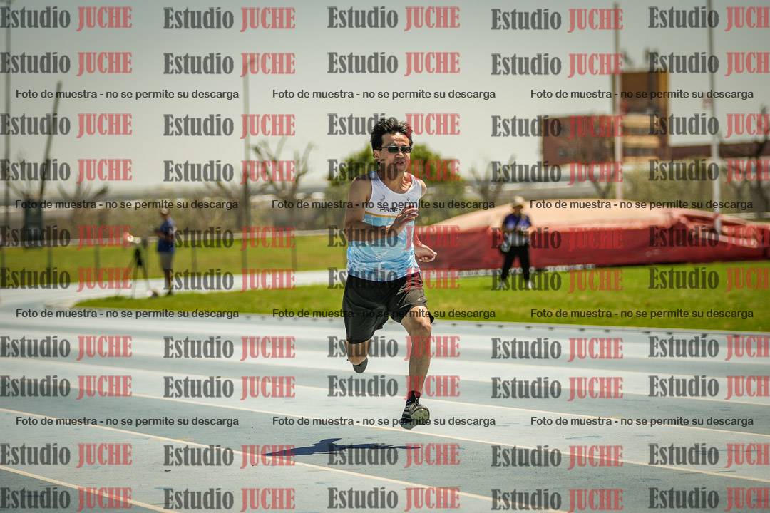 Fotos de los 100mts llanos de varones MASTER - FINAL (1 y 2)